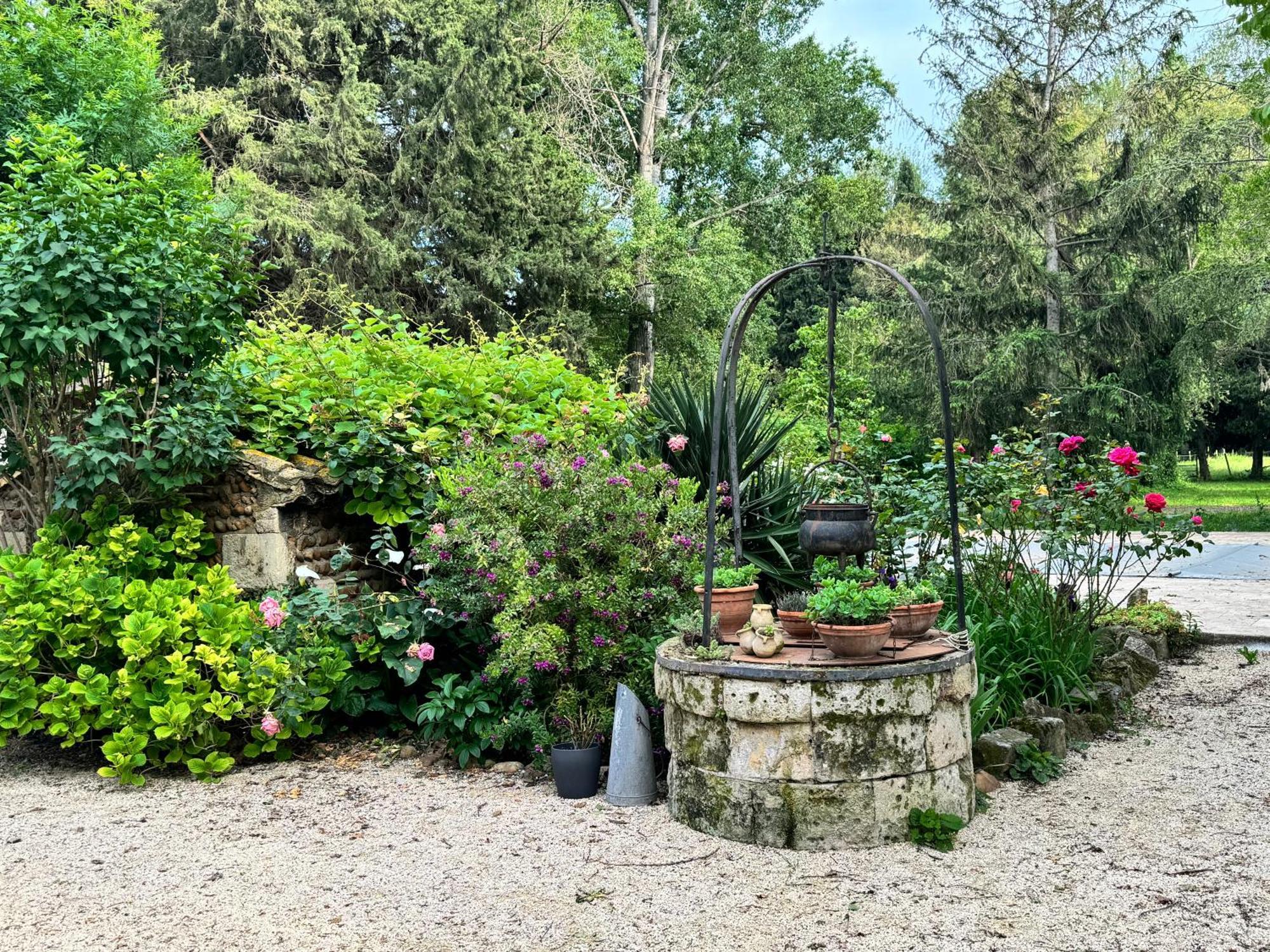Appartamento Mazet En Campagne Arles Esterno foto
